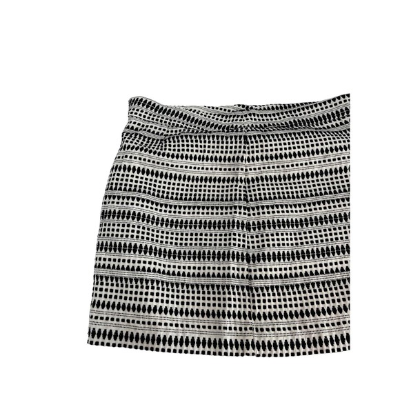 Loft Pencil Skirt Size 16 Knee Length Lined white Black Geometric - Picture 2 of 8